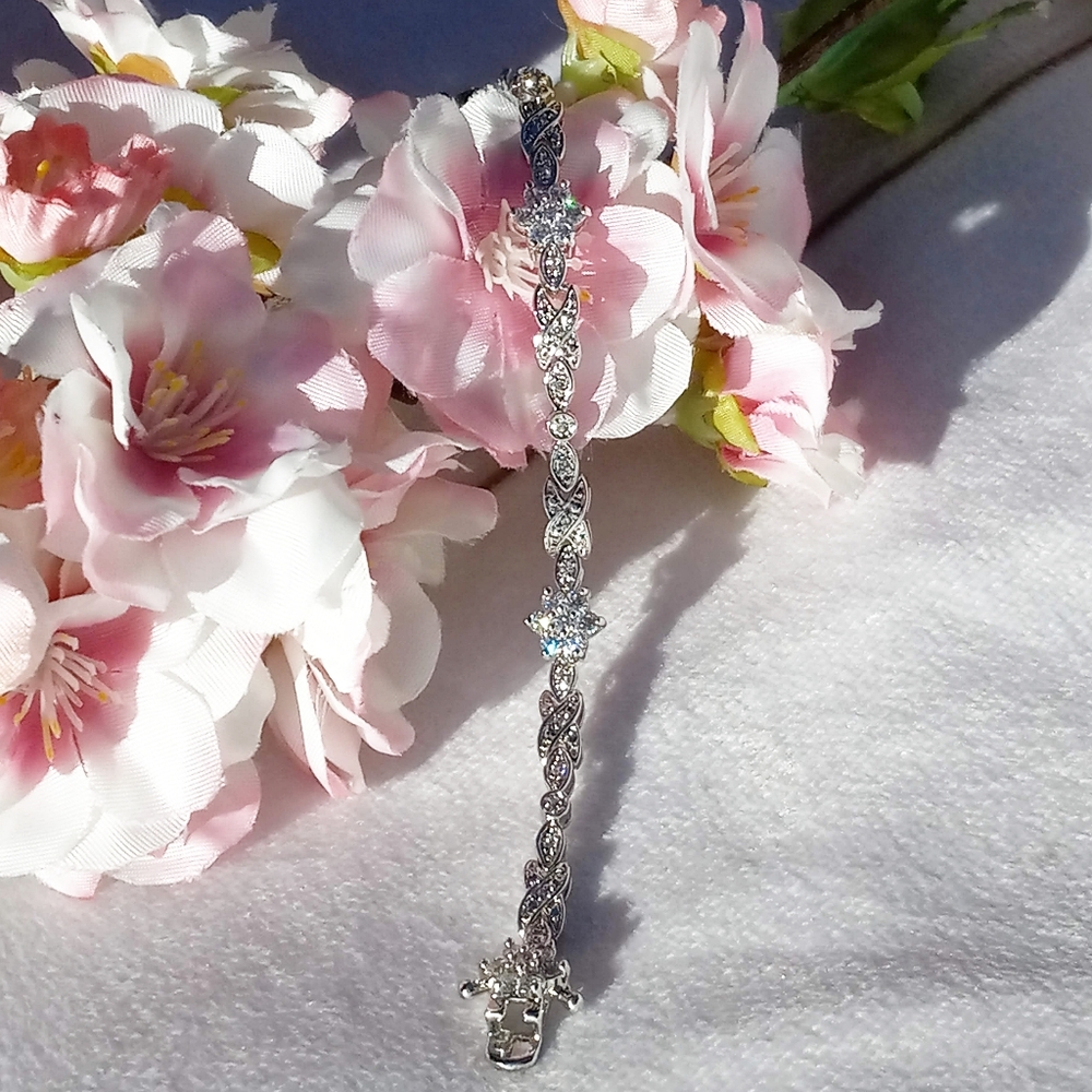 NWOT CZ Diamond Flower Bracelet